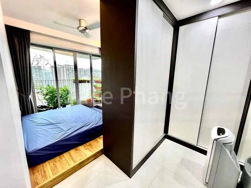 Premium HDB for Sale in 684B Edgedale Plains - Image 4