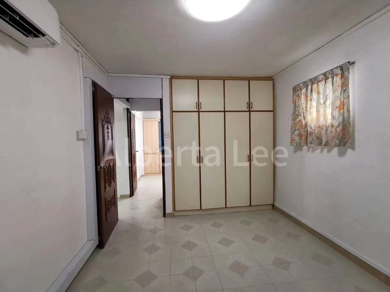 Master Room (HDB) for Rent in 237 Serangoon Avenue 3 - Image 2