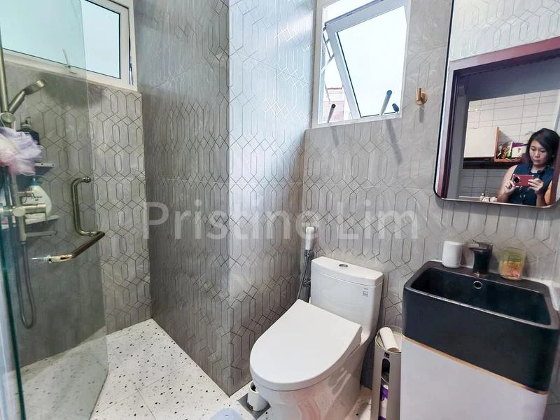 5 Bed Corner Terrace (Landed) for Sale in  Ang Mo Kio Avenue 3 - Image 6