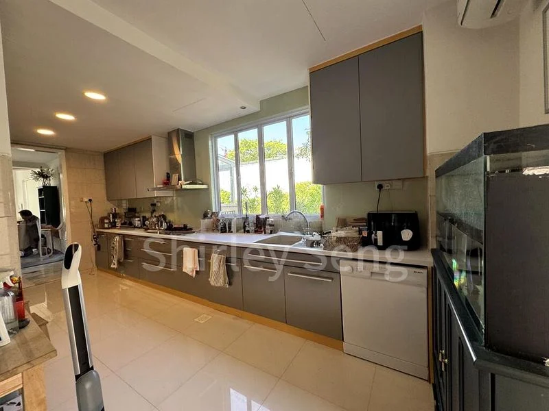 5 Bed Semi-Detached House (Landed) for Sale in  Holland Grove - Image 5