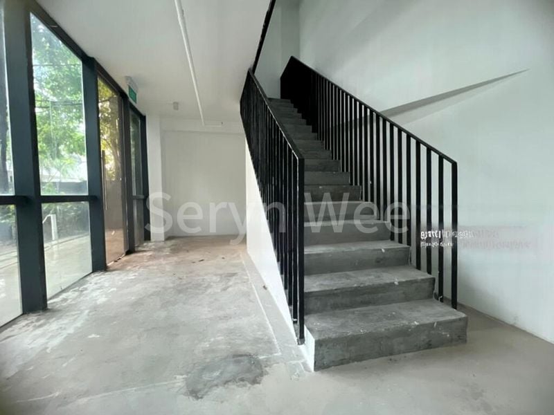 M38 Light Industrial (B1) for Sale: 2,800 Sq Ft Unit, on a 0.25-Acre Site, on Mill Street. - Image 4