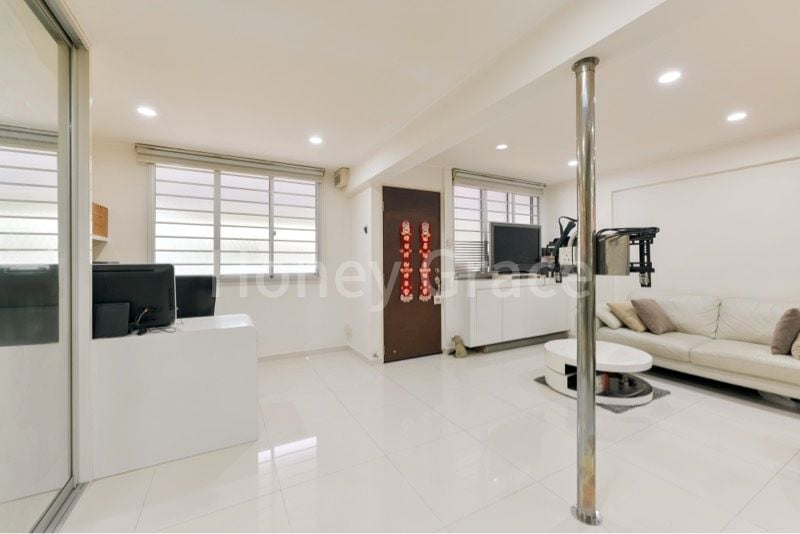 3 Room (3S) HDB for Sale in 110 Yishun Ring Road - Image 9