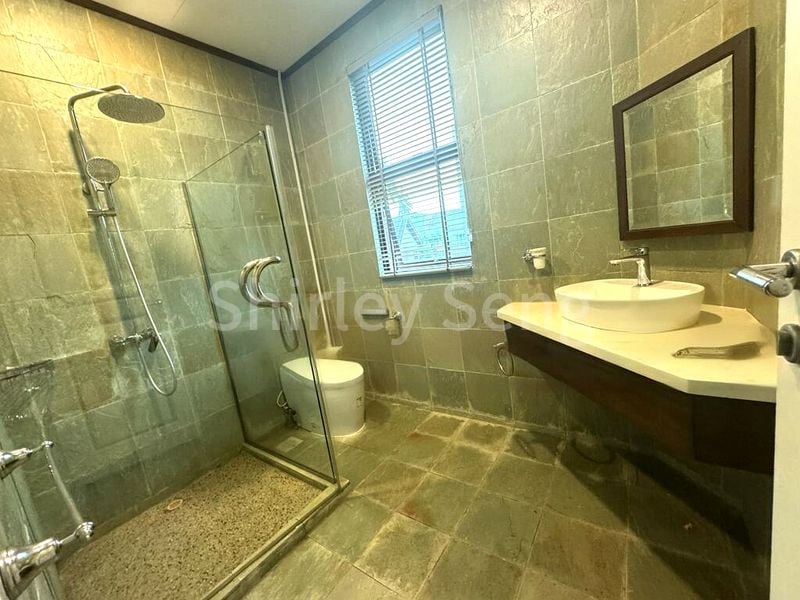 8 Bed Bungalow (Landed) for Rent in  Watten Estate - Image 4