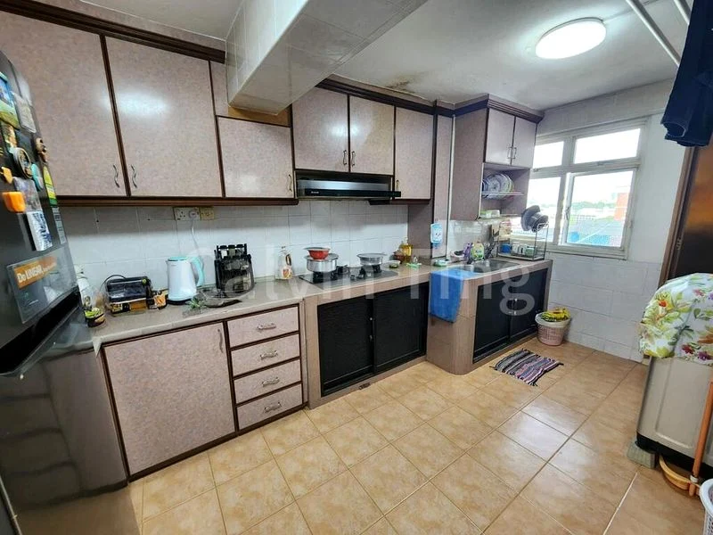 3 Room (3I) HDB for Sale in  2 Holland Avenue - Image 2