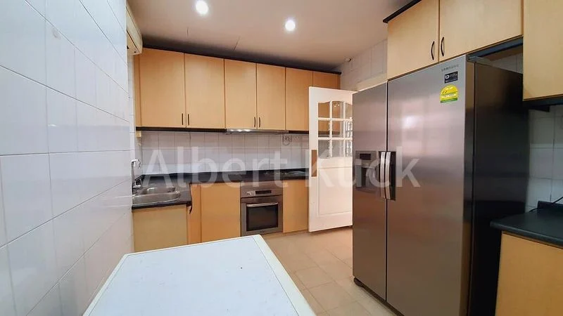 4 Bed Condo for Rent in  Leonie Condotel - Image 11