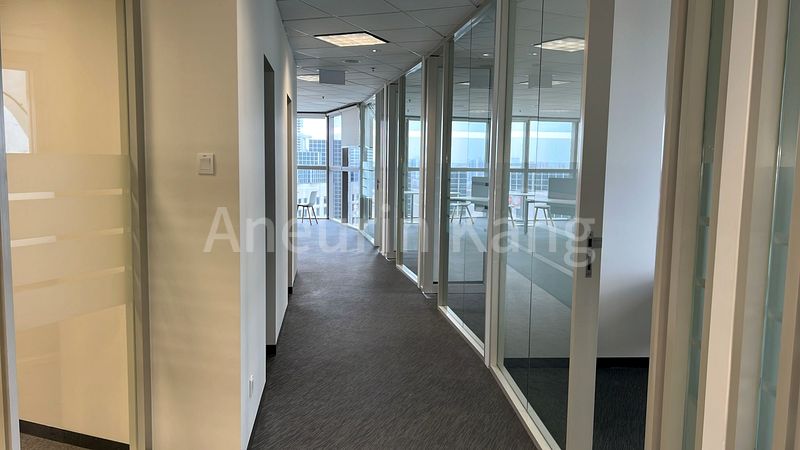 Office for Rent in  Centennial Tower - Image 4