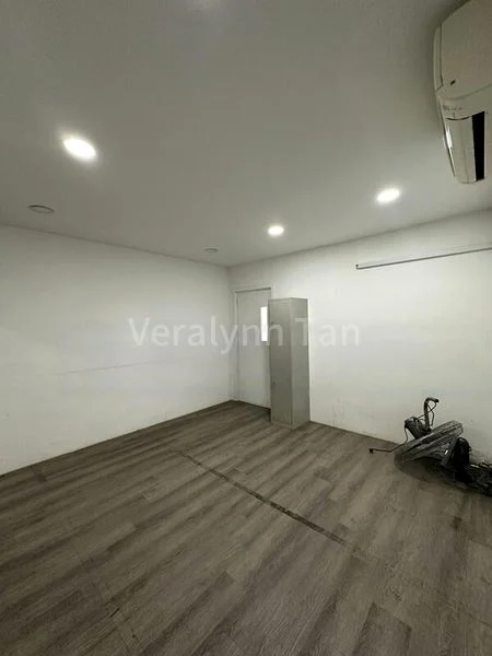 Light Industrial (B1) for Rent: 2,500 Sqft Warehouse/Workshop on Tagore Lane - Image 4