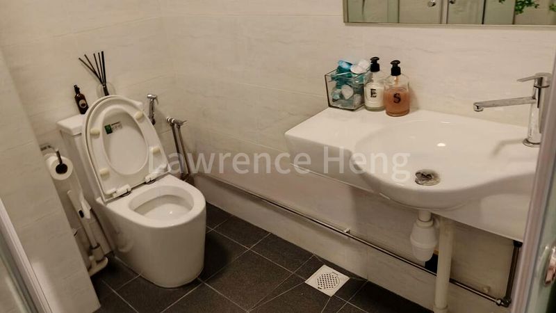 Other Retail for Rent: Ground Floor Shop Space For Lease - Image 10