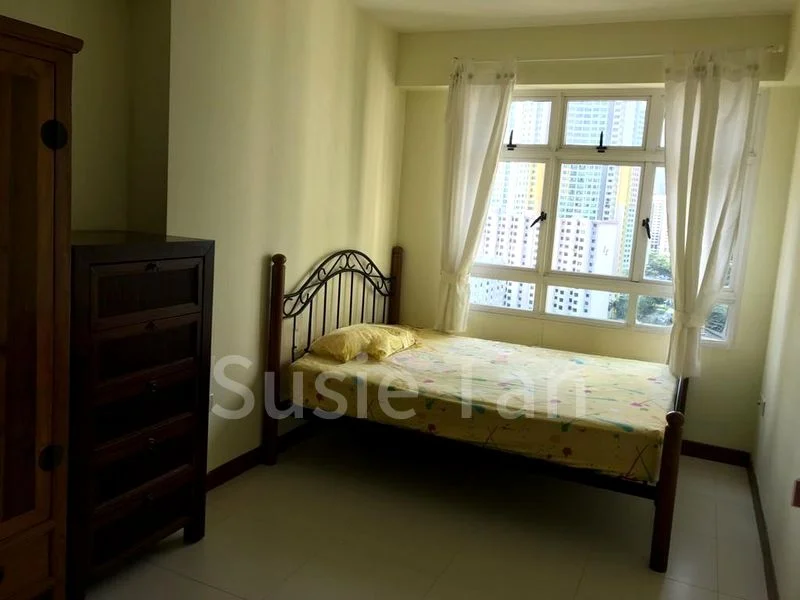 Common Room (HDB) for Rent in  164 Tampines Street 12 - Image 1