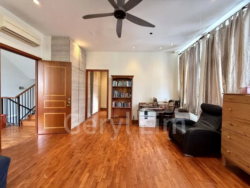 7 Bed Corner Terrace (Landed) for Sale in Clover Park - Image 6