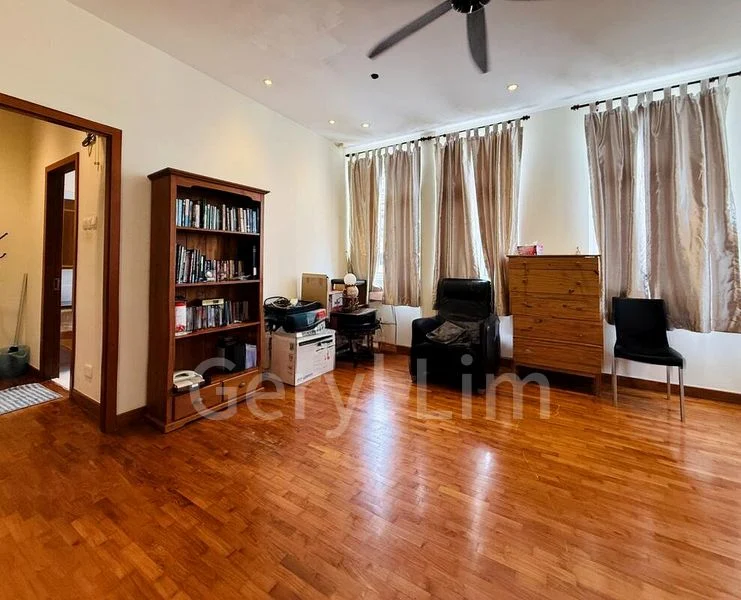 7 Bed Corner Terrace (Landed) for Sale in Clover Park - Image 3