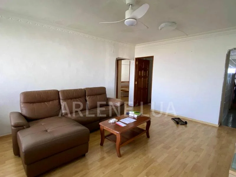 4 Room (4NG) HDB for Rent in  572 Ang Mo Kio Avenue 3 - Image 1