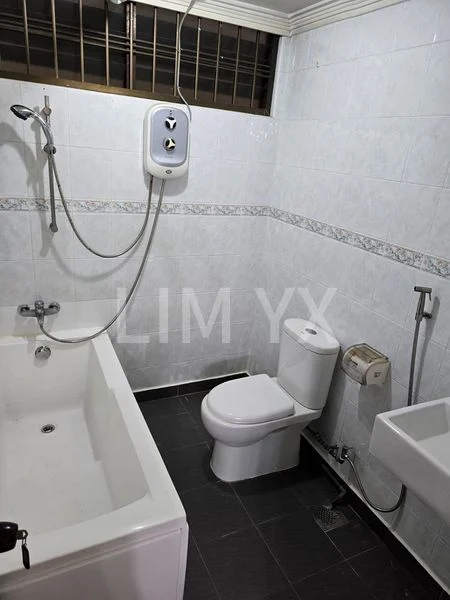 2 Bed Condo for Rent in Lakepoint Condominium - Image 8