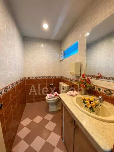 Office for Rent in  Crystal Time Building - Image 4