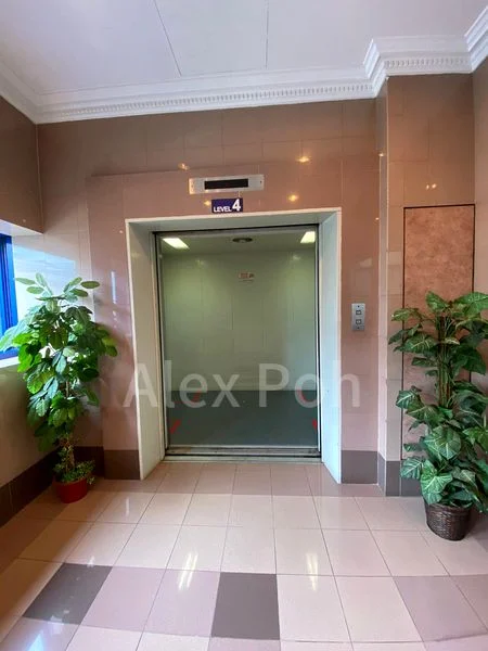 Office for Rent in Crystal Time Building - Image 9