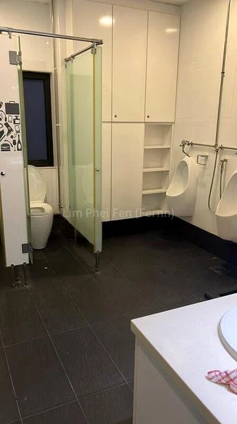 Office for Rent: Far East Finance Building - Image 1