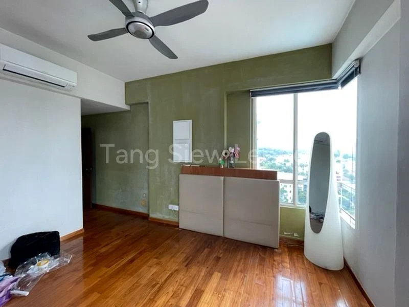 4 Bed Condo for Rent in  Robin Regalia - Image 5