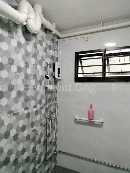 Master Room (HDB) for Rent in 359B Admiralty Drive - Image 7