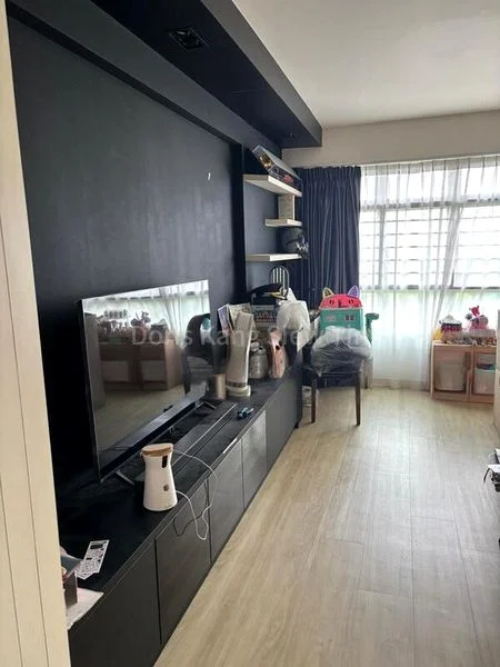 5 Room (5I) HDB for Sale in  494J Tampines Street 45 - Image 1