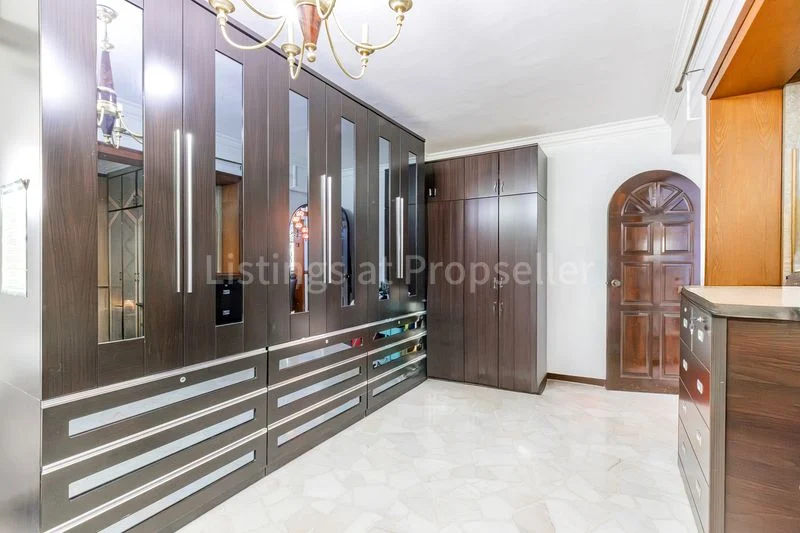 5 Room (5I) HDB for Sale in 199 Pasir Ris Street 12 - Image 9