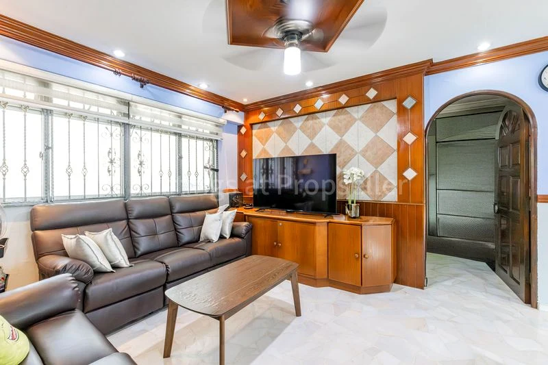 5 Room (5I) HDB for Sale in 199 Pasir Ris Street 12 - Image 1