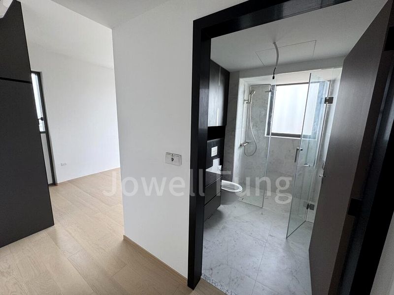 2 Bed Condo for Rent in  Newport Residences / Newport Tower - Image 11