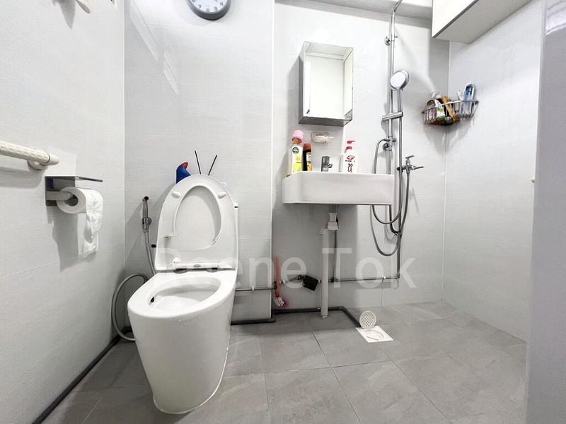 4 Room (4A) HDB for Sale in  322 Yishun Central - Image 4