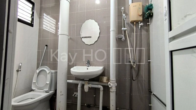 Common Room (HDB) for Rent in  434 Tampines Street 43 - Image 5