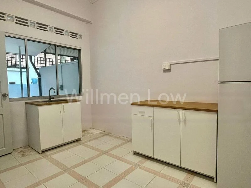 4 Bed Terraced House (Landed) for Rent in  Lowland Road - Image 4