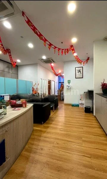 Light Industrial (B1) for Rent: Tradehub 21 - Image 1