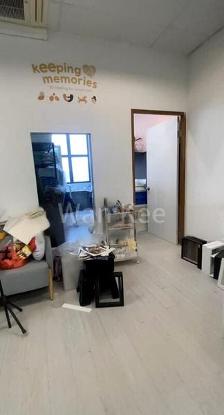 Light Industrial (B1) for Rent: Tradehub 21 - Image 3