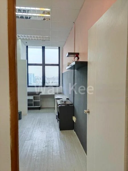 Light Industrial (B1) for Rent: Tradehub 21 - Image 1