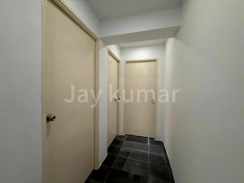 5 Room (5I) HDB for Sale in 121C Sengkang East Way - Image 7