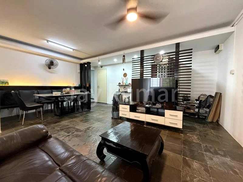 5 Room (5I) HDB for Sale in 121C Sengkang East Way - Image 3