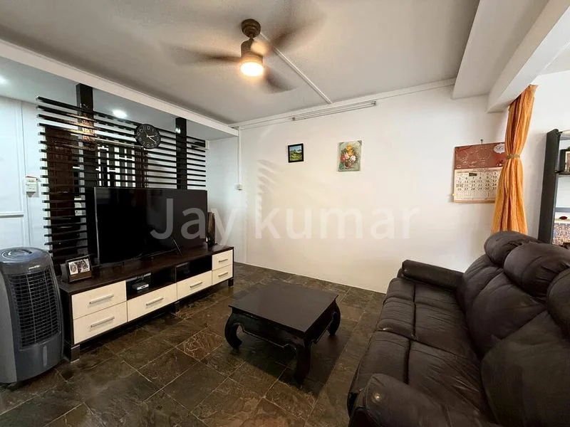 5 Room (5I) HDB for Sale in 121C Sengkang East Way - Image 6