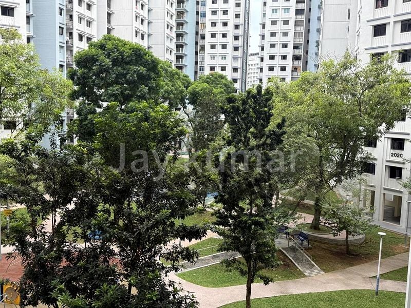 5 Room (5I) HDB for Sale in 121C Sengkang East Way - Image 2