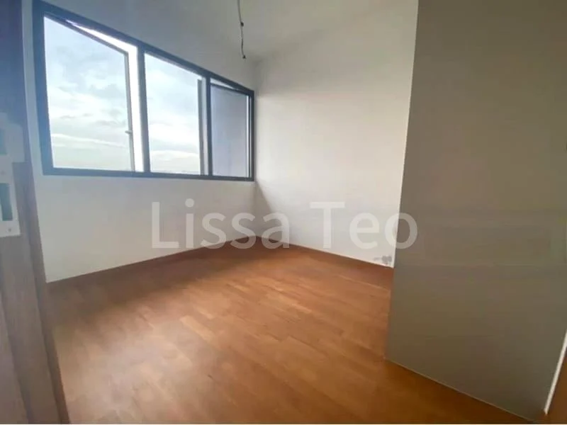 2 Bed Condo for Rent in Stirling Residences - Image 11