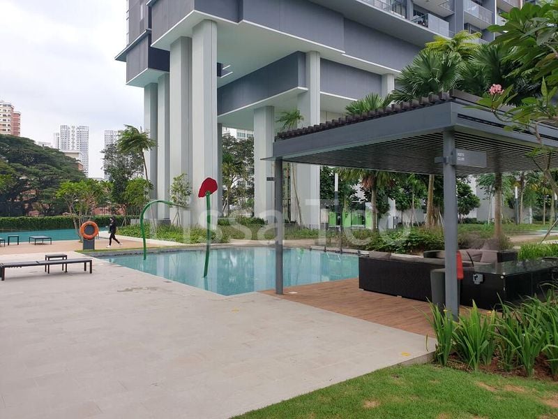 2 Bed Condo for Rent in Stirling Residences - Image 4
