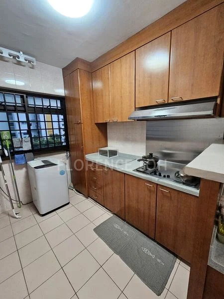 5 Room (5A) HDB for Rent in  121 Kim Tian Place - Image 4