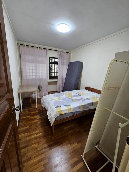 5 Room (5A) HDB for Rent in  121 Kim Tian Place - Image 3