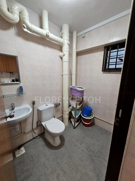 5 Room (5A) HDB for Rent in  121 Kim Tian Place - Image 7