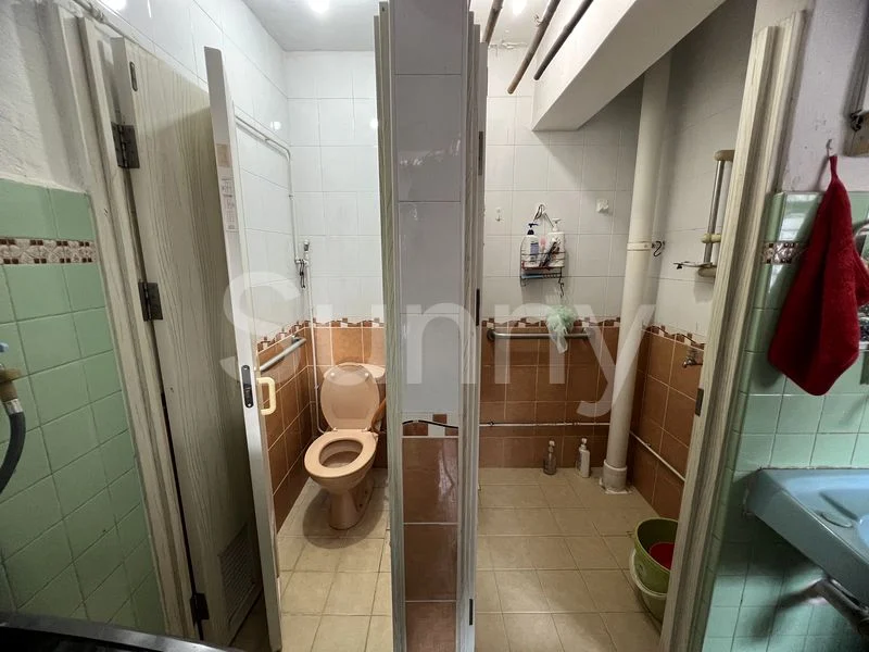 Common Room (HDB) for Rent in  4 Sago Lane - Image 7