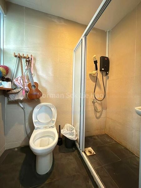 5 Bed Corner Terrace (Landed) for Sale in  Teacher's Housing Estate - Image 9