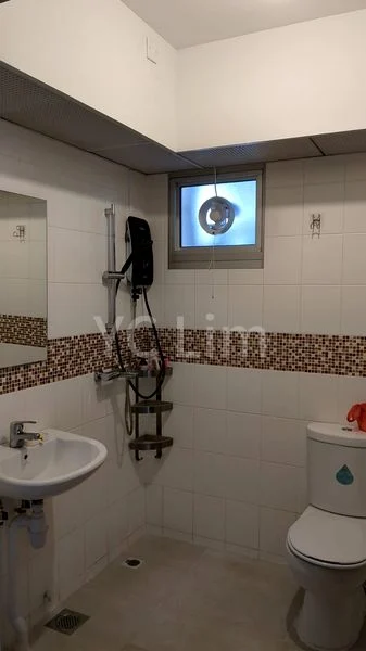 Common Room (HDB) for Rent in  430C Fernvale Link - Image 4