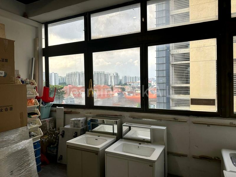 Light Industrial (B1) for Rent: Brightway Building - Image 4