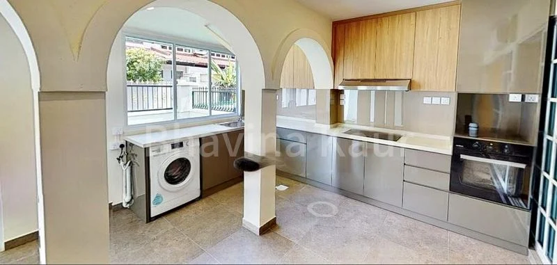 4+1 Bed Terraced House (Landed) for Sale in  Hong Leong Garden - Image 1
