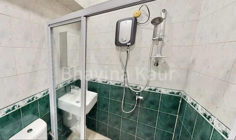 4+1 Bed Terraced House (Landed) for Sale in  Hong Leong Garden - Image 13