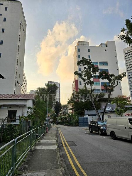 Light Industrial (B1) for Sale: Space 18 - Image 2