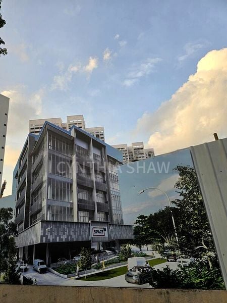 Light Industrial (B1) for Sale: Space 18 - Image 1