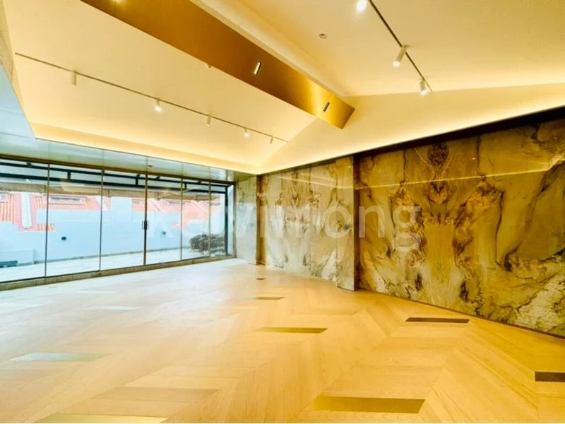 Shop / Shophouse for Sale in  Boat Quay Conservation Area - Image 1